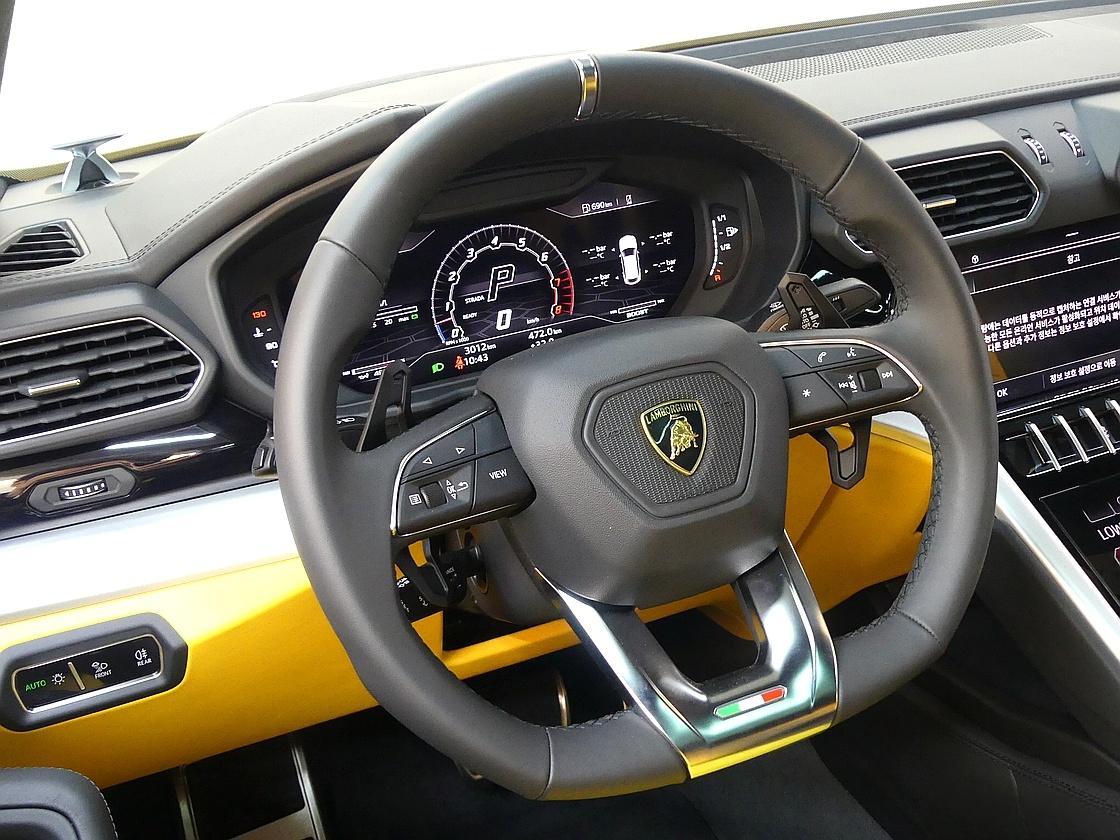 람보르기니 우루스 4.0 V8