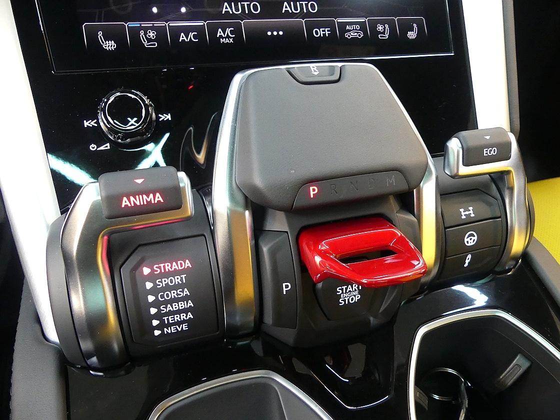 람보르기니 우루스 4.0 V8