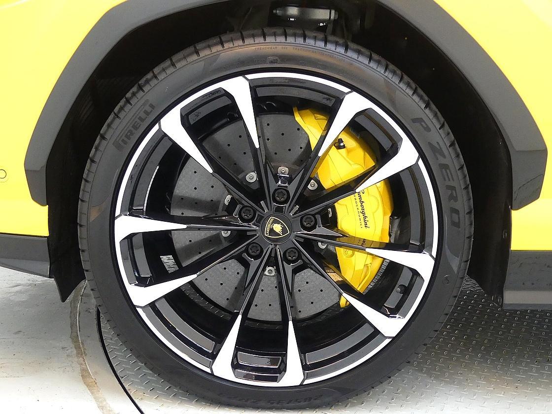 람보르기니 우루스 4.0 V8