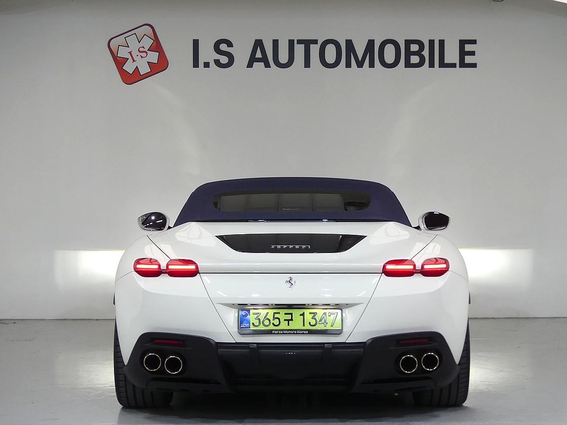 페라리 로마 스파이더 3.9 V8