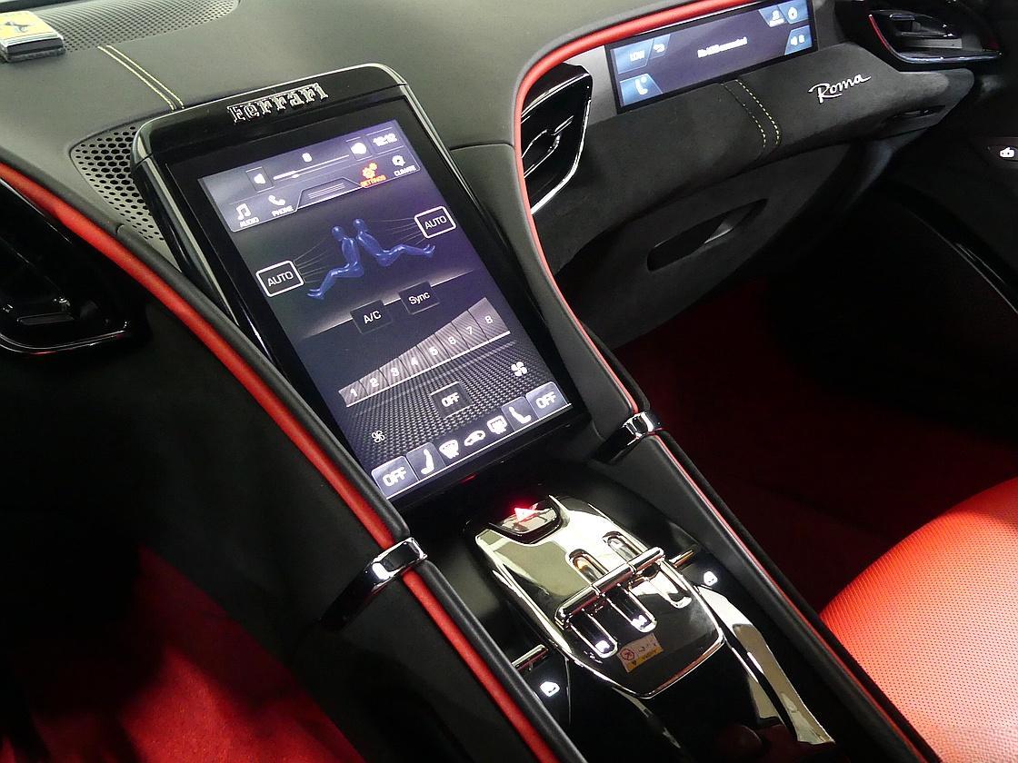 페라리 로마 3.9 V8