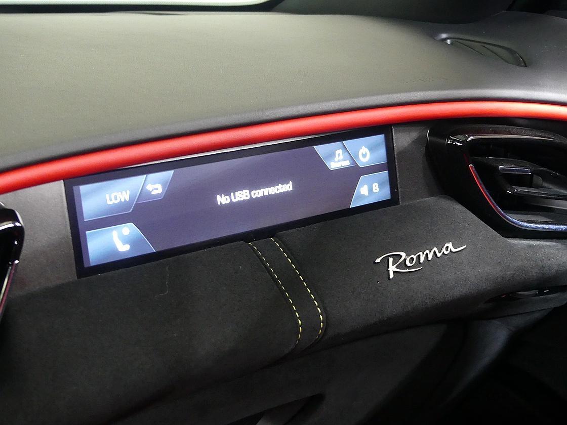 페라리 로마 3.9 V8