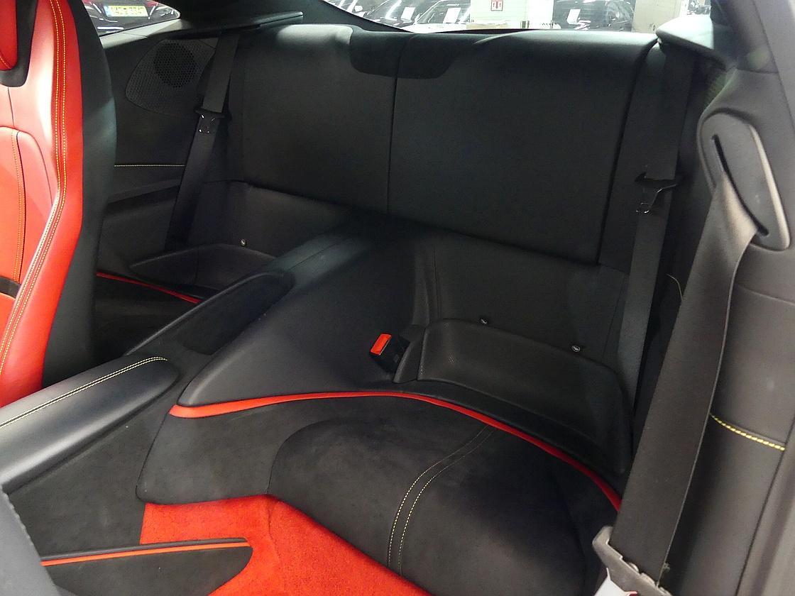 페라리 로마 3.9 V8