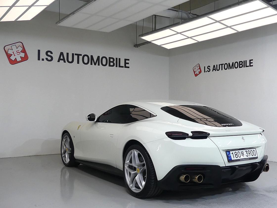 페라리 로마 3.9 V8