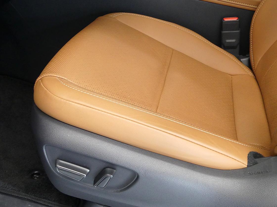 토요타 알파드 2.5 HEV AWD