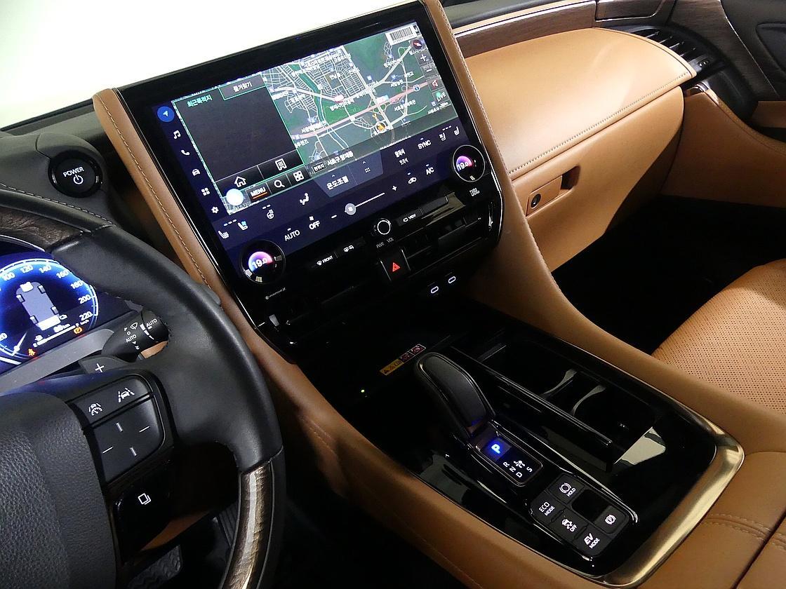 토요타 알파드 2.5 HEV AWD