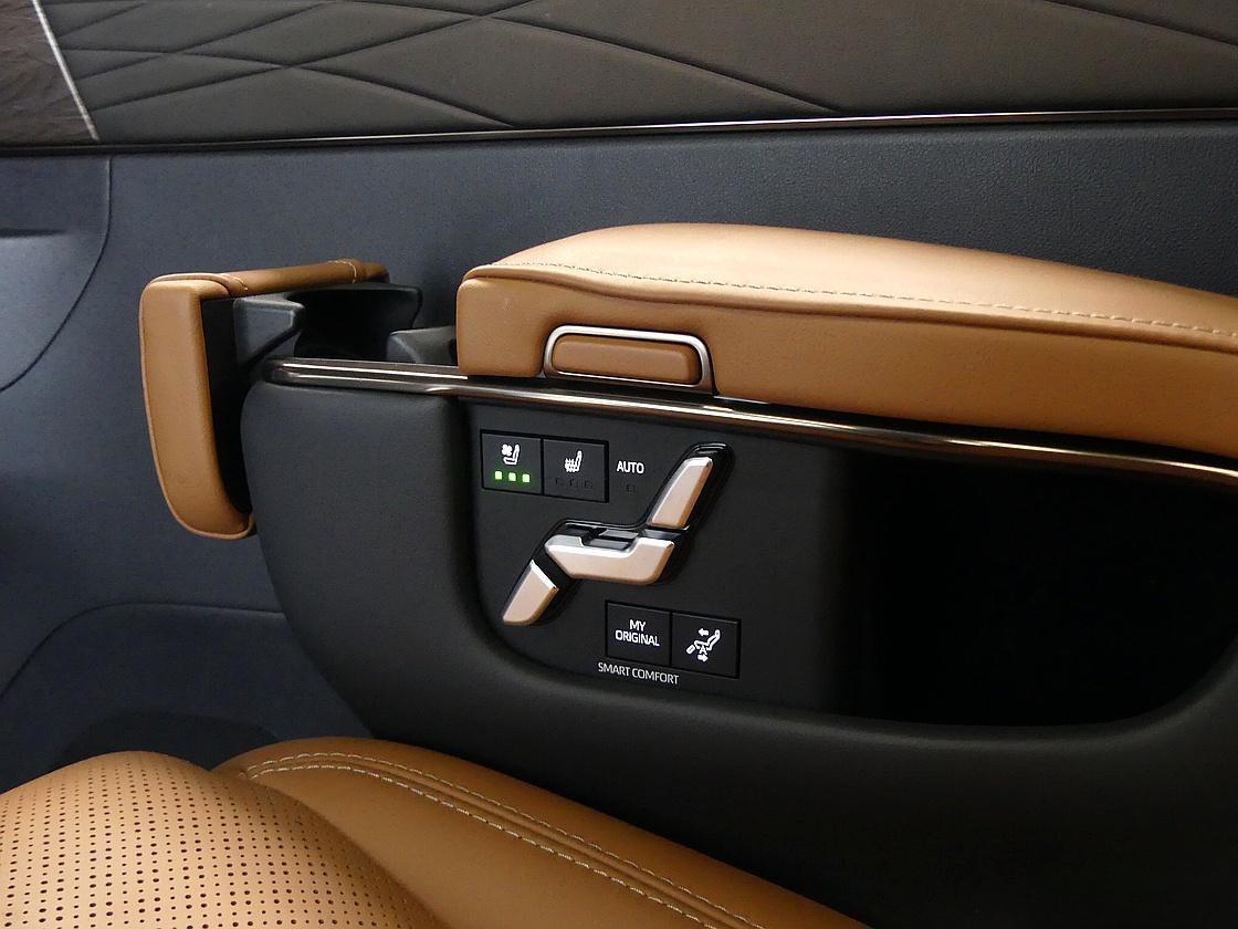 토요타 알파드 2.5 HEV AWD