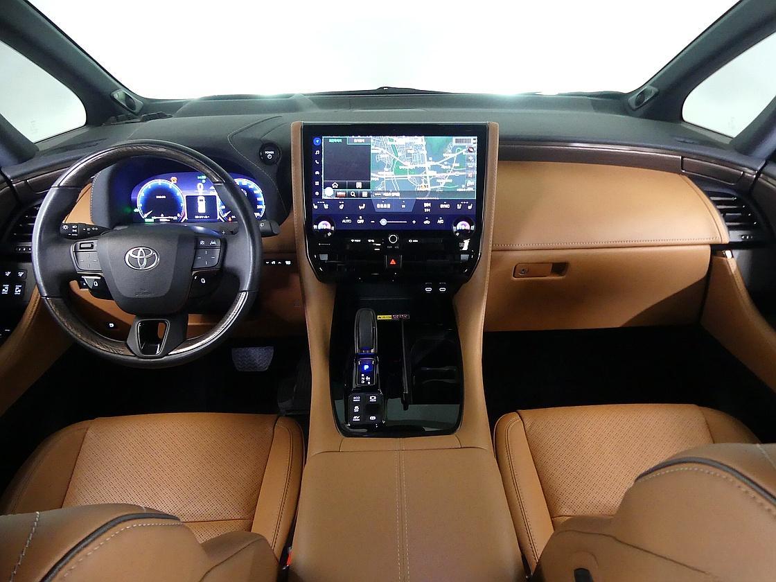 토요타 알파드 2.5 HEV AWD