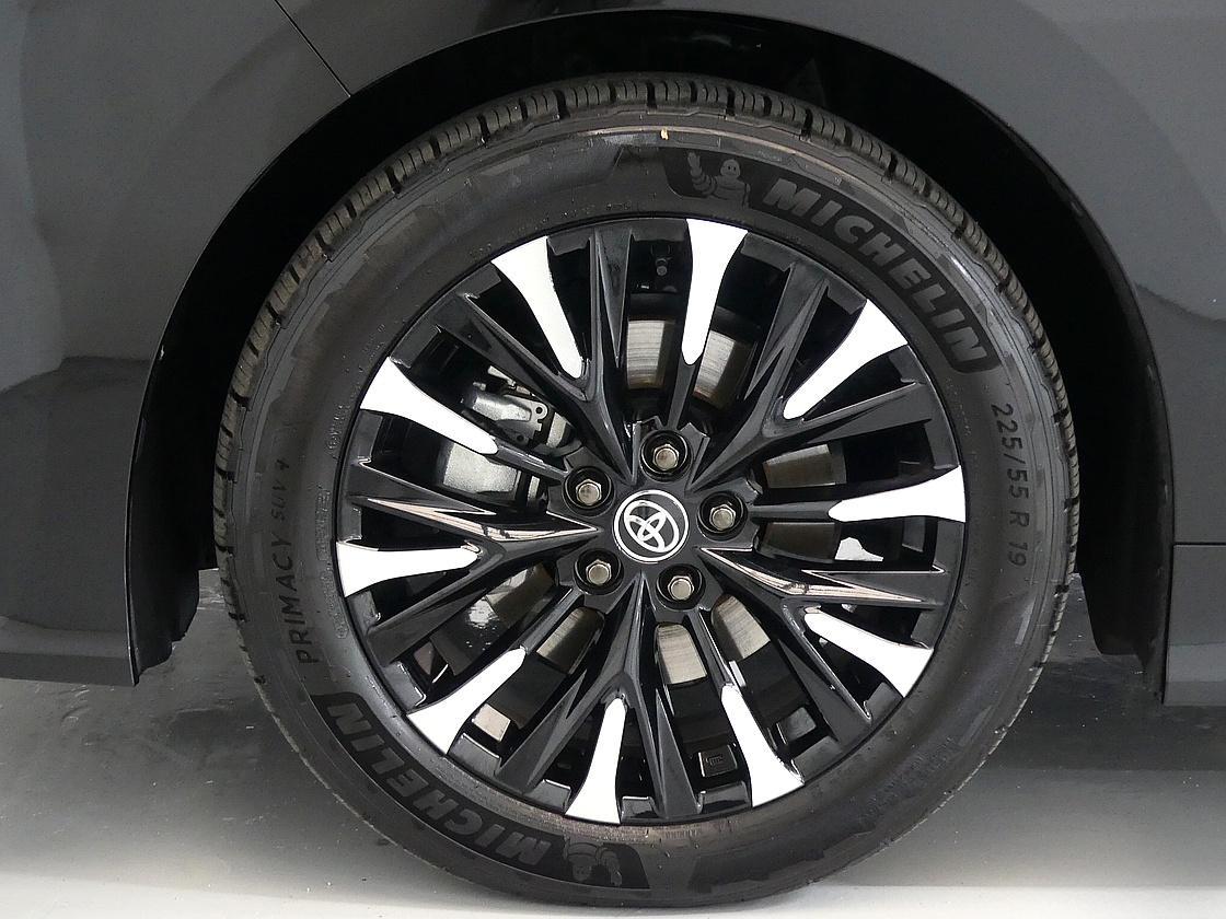 토요타 알파드 2.5 HEV AWD