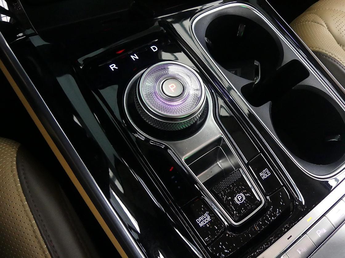 에스모터스 카니발 하이리무진 벤테일러