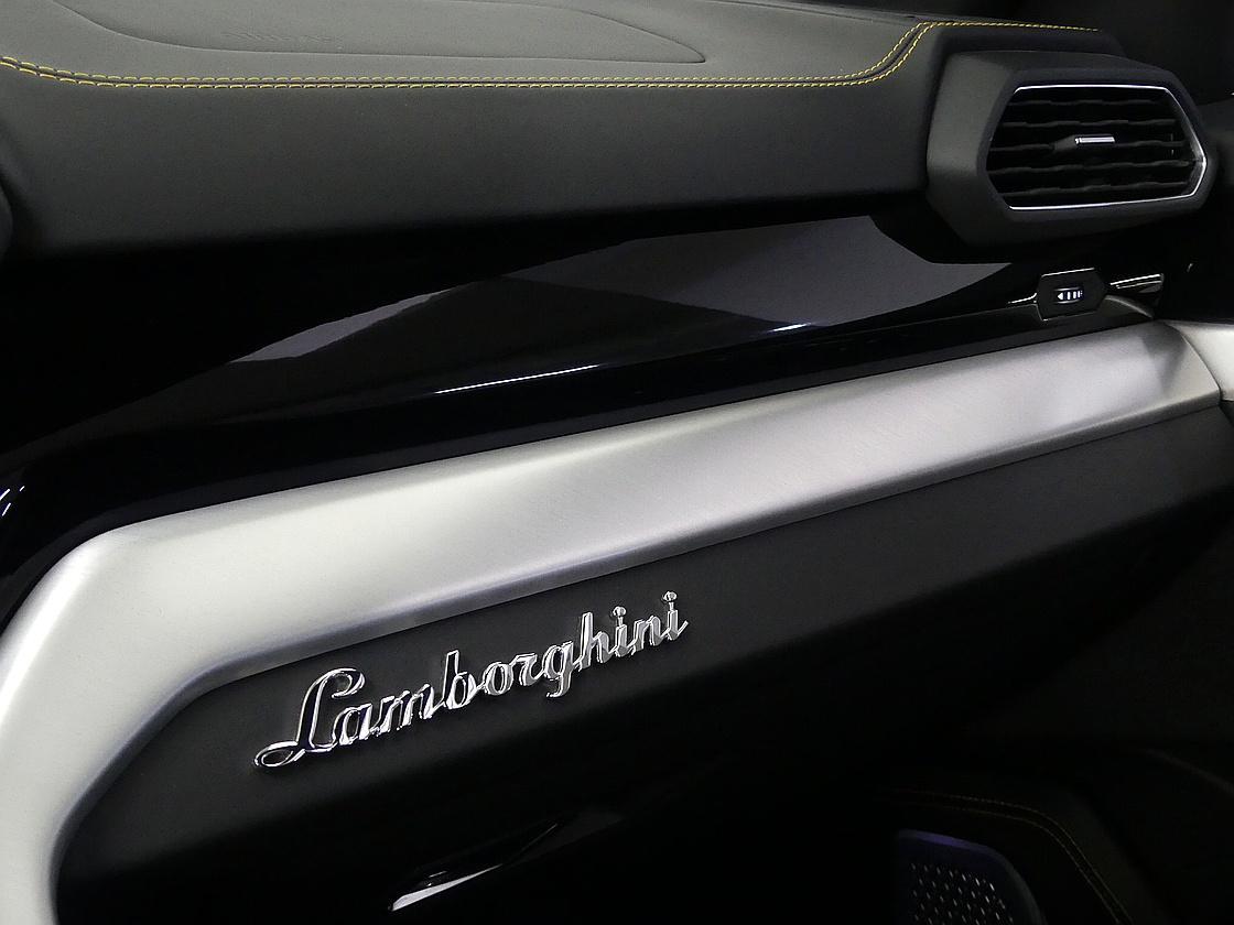 람보르기니 우루스 4.0 V8