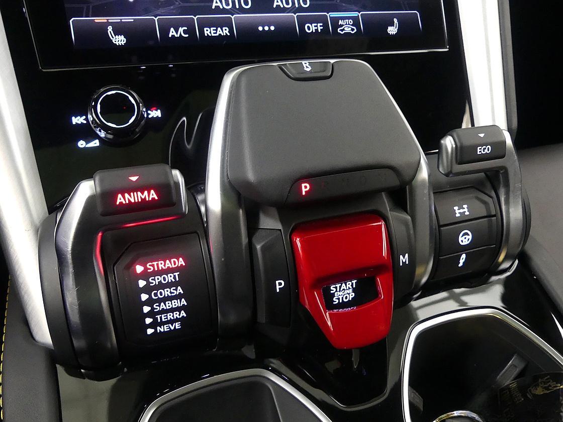 람보르기니 우루스 4.0 V8