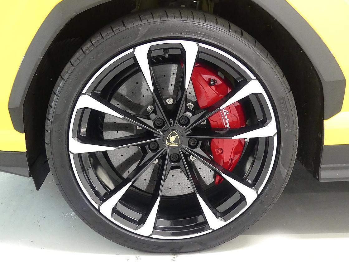 람보르기니 우루스 4.0 V8