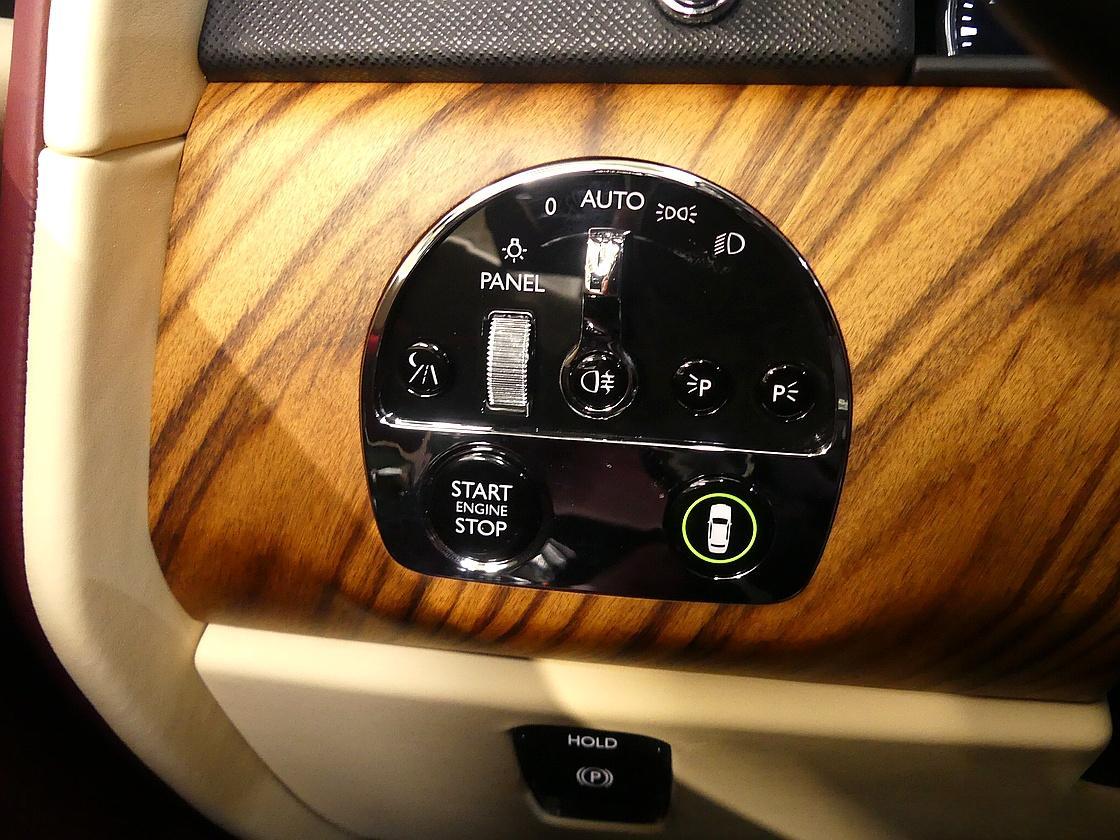 롤스로이스 컬리넌 6.7 V12