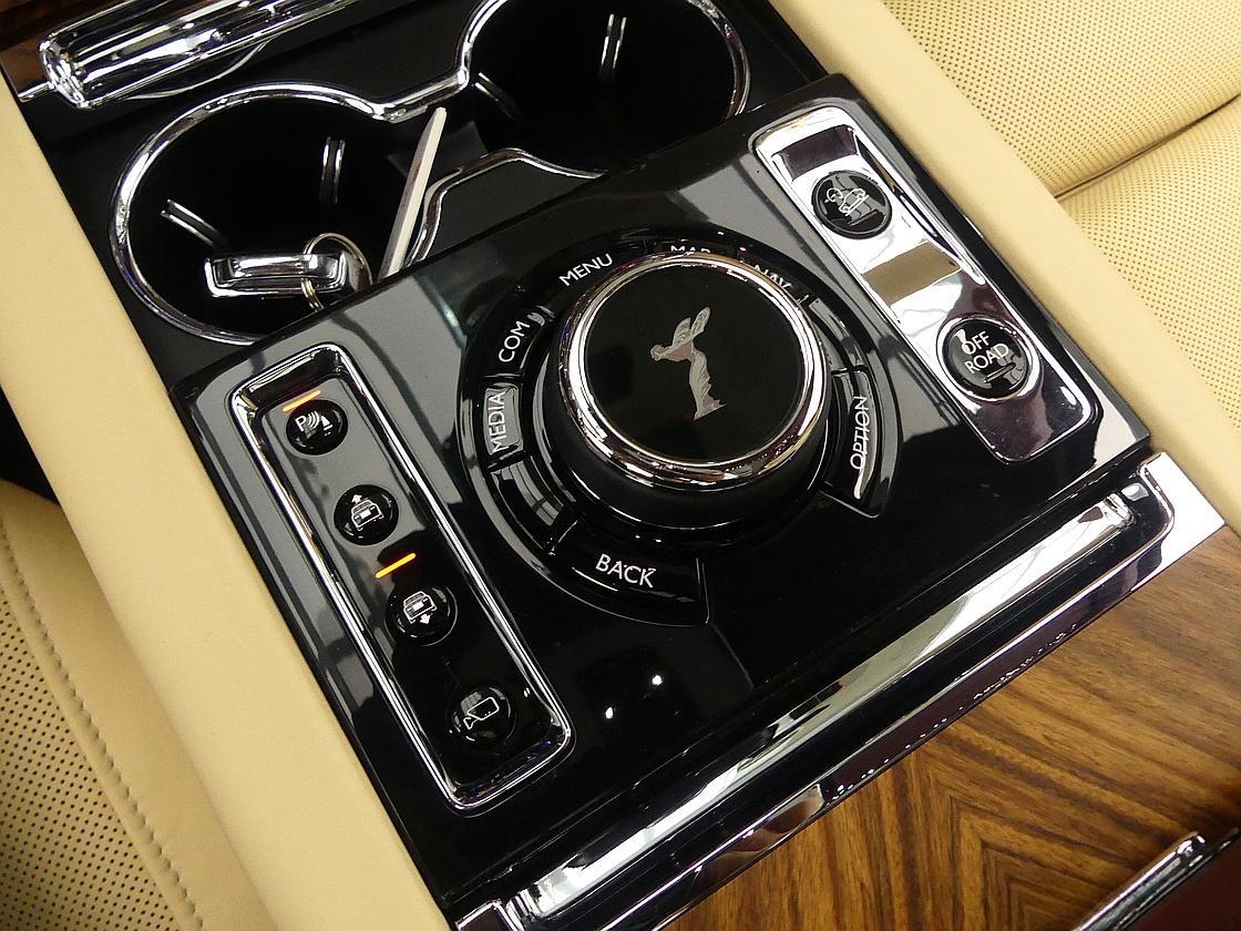 롤스로이스 컬리넌 6.7 V12