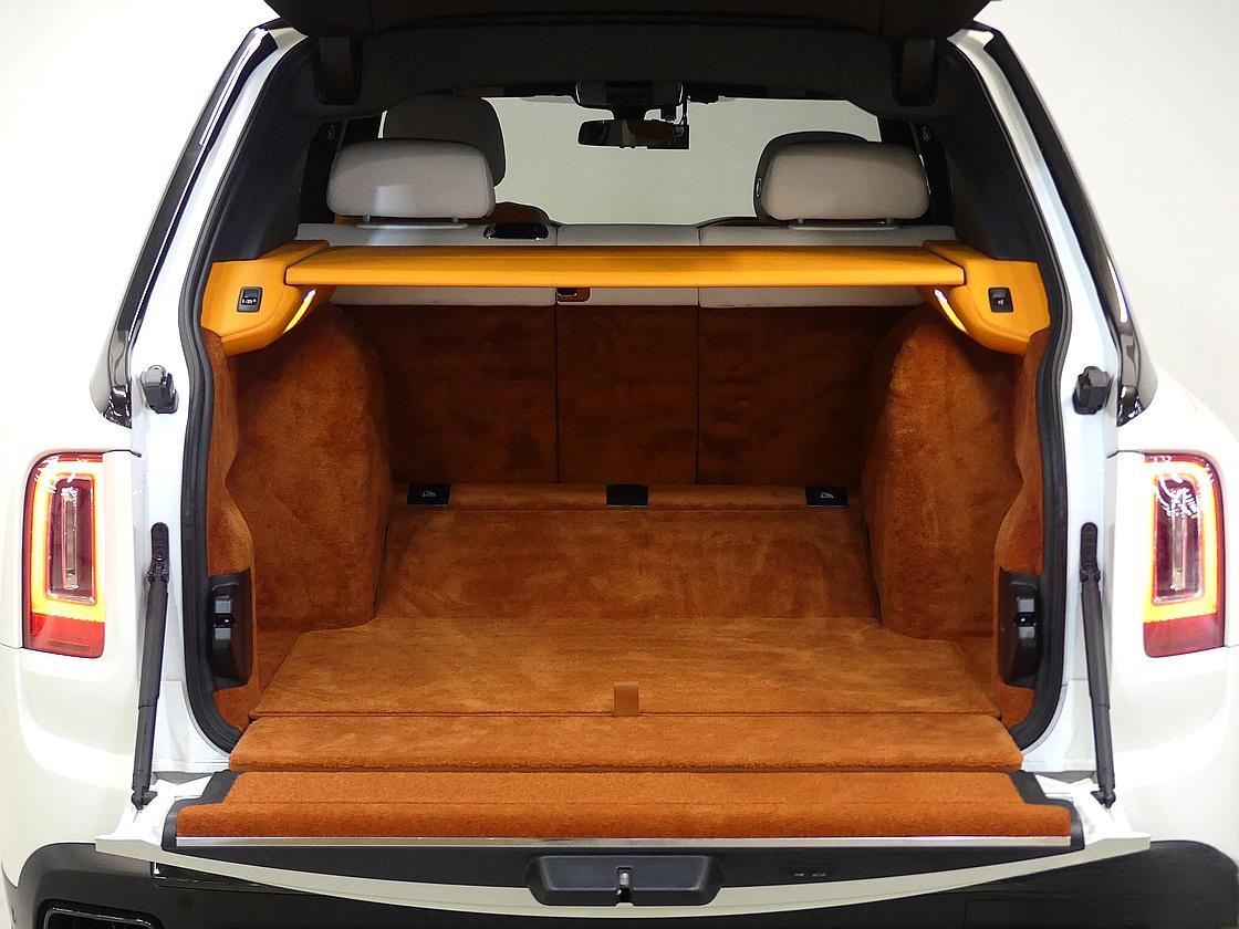 롤스로이스 컬리넌 6.7 V12 블랙 배지