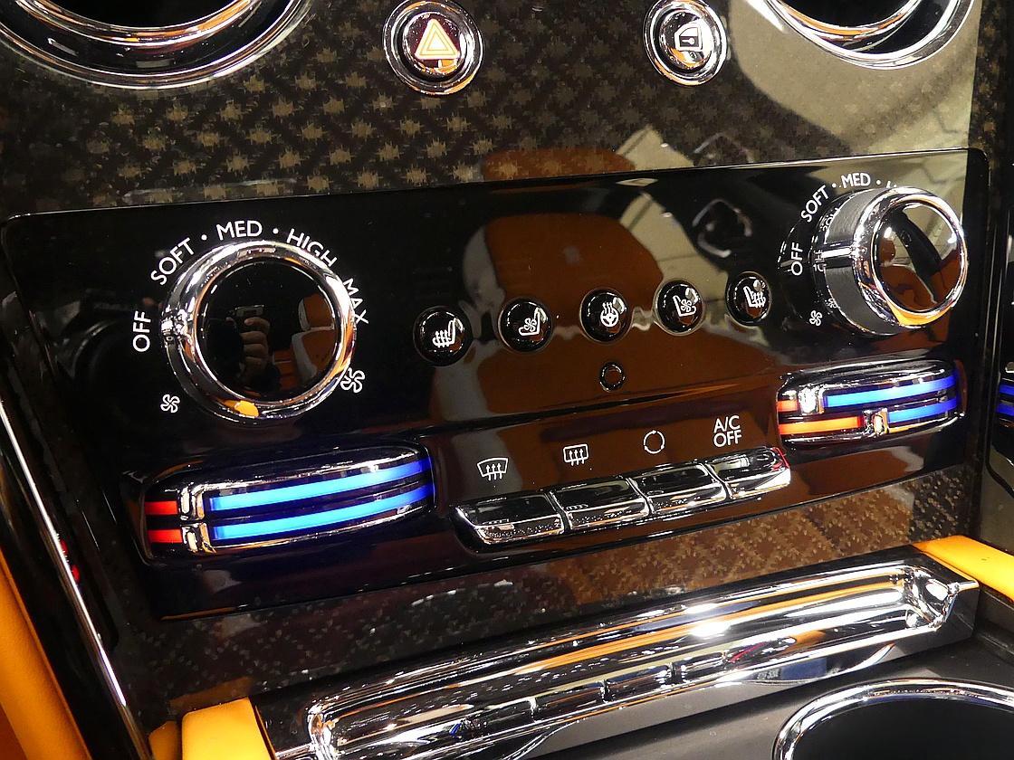 롤스로이스 컬리넌 6.7 V12 블랙 배지