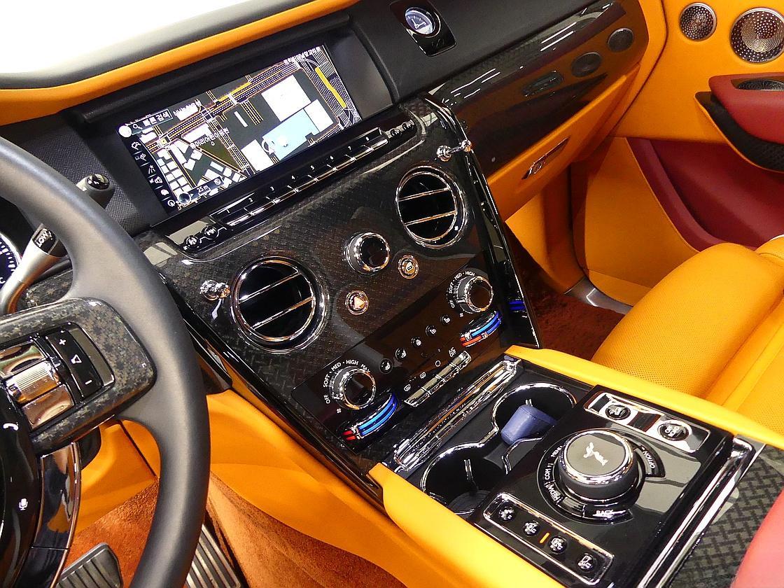 롤스로이스 컬리넌 6.7 V12 블랙 배지