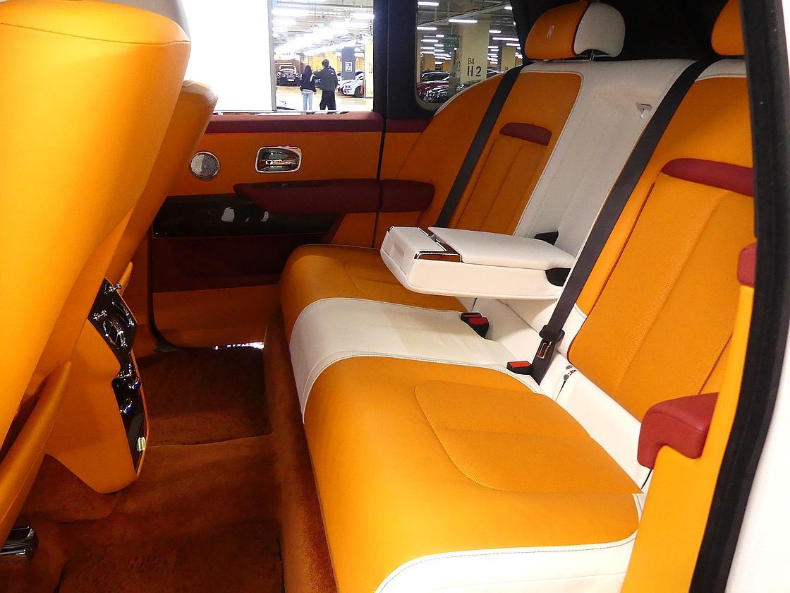 롤스로이스 컬리넌 6.7 V12 블랙 배지