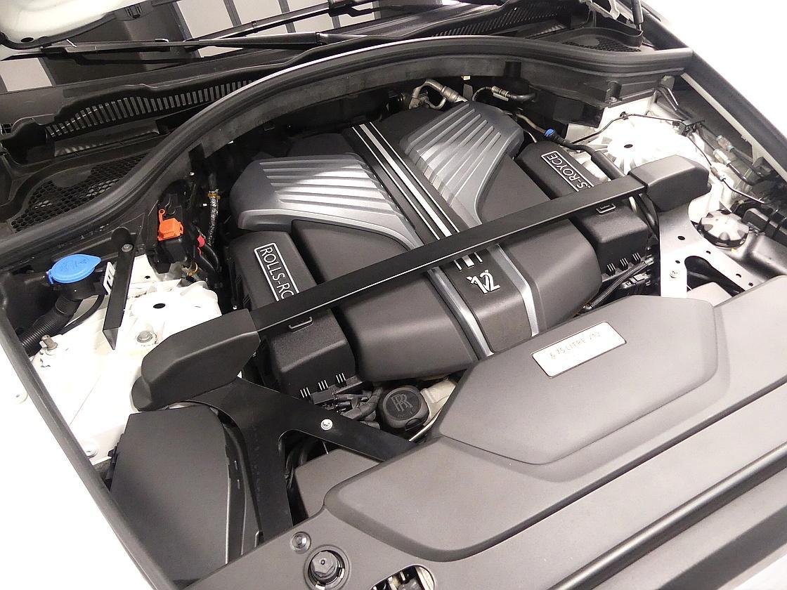 롤스로이스 컬리넌 6.7 V12 블랙 배지