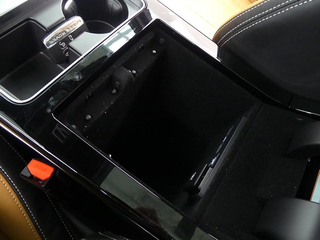 랜드로버 레인지로버 벨라 3.0 D300 R-다이나믹 HSE