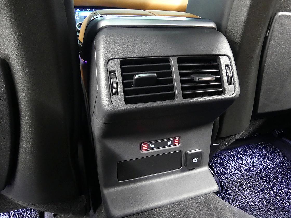 랜드로버 레인지로버 벨라 3.0 D300 R-다이나믹 HSE