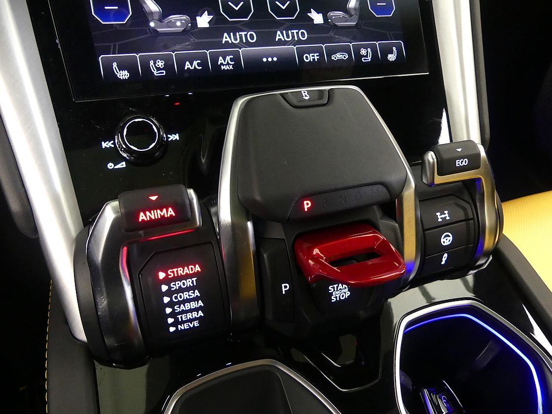 람보르기니 우루스 4.0 V8