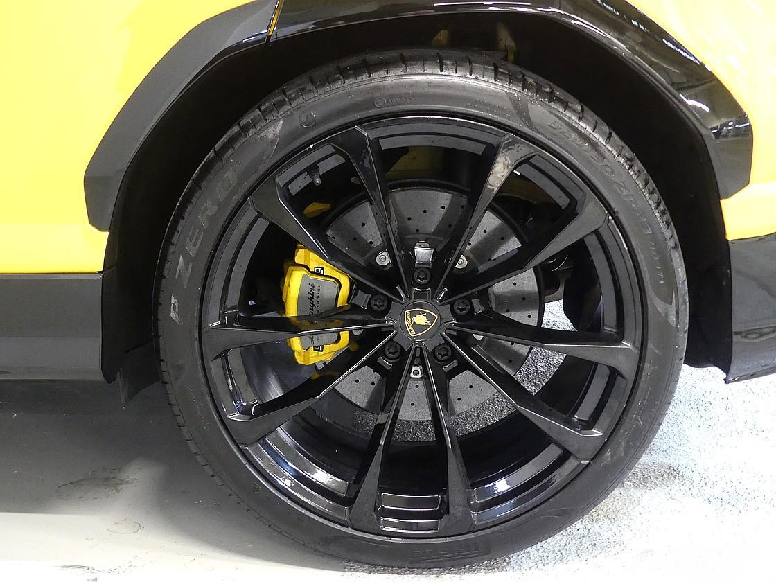 람보르기니 우루스 4.0 V8