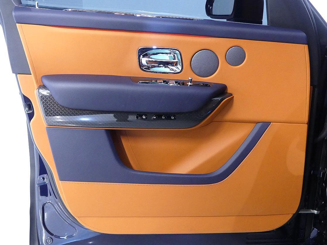 롤스로이스 컬리넌 6.7 V12 블랙 배지