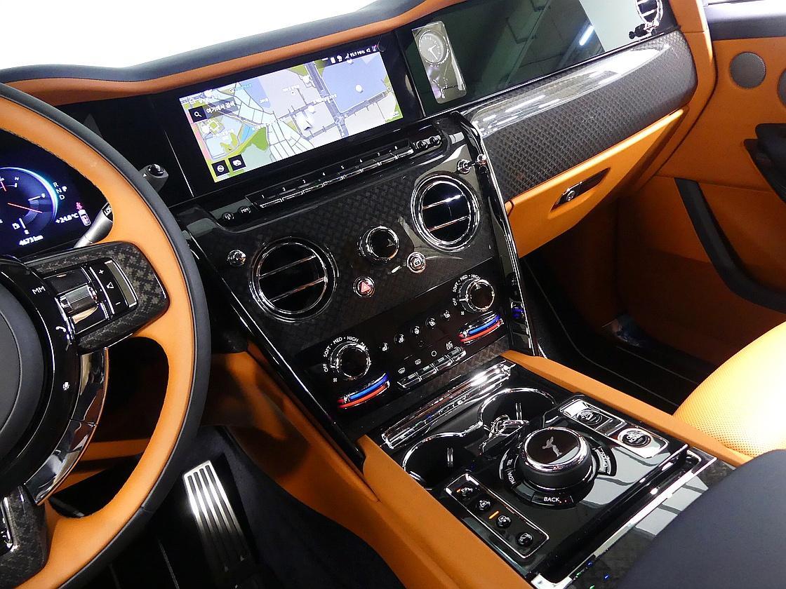 롤스로이스 컬리넌 6.7 V12 블랙 배지