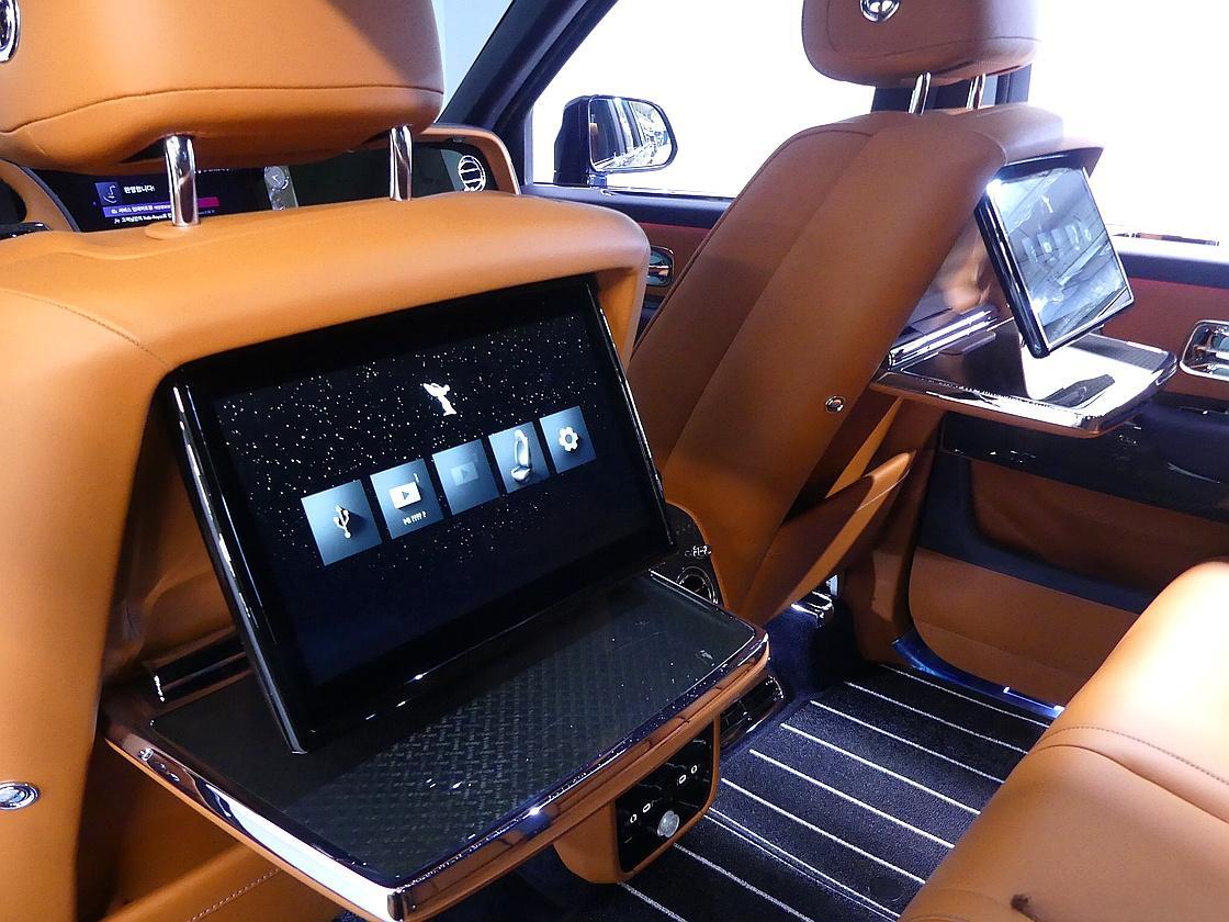 롤스로이스 컬리넌 6.7 V12 블랙 배지