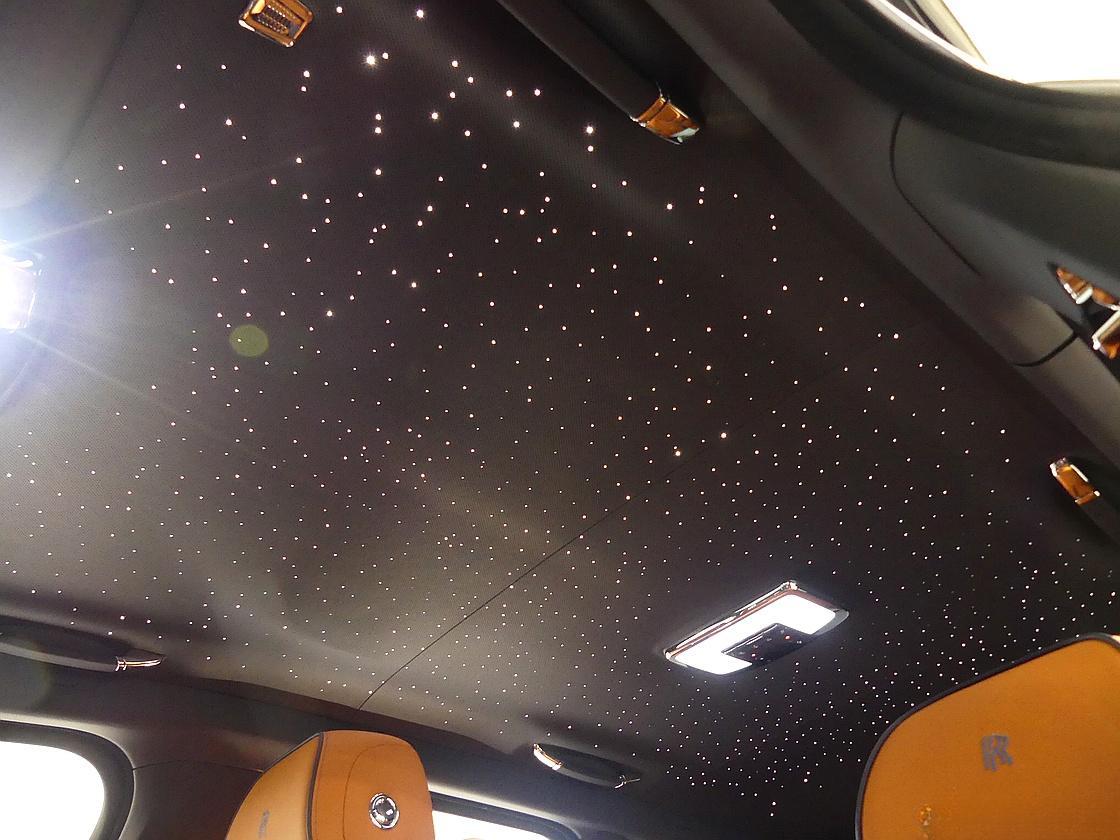 롤스로이스 컬리넌 6.7 V12 블랙 배지