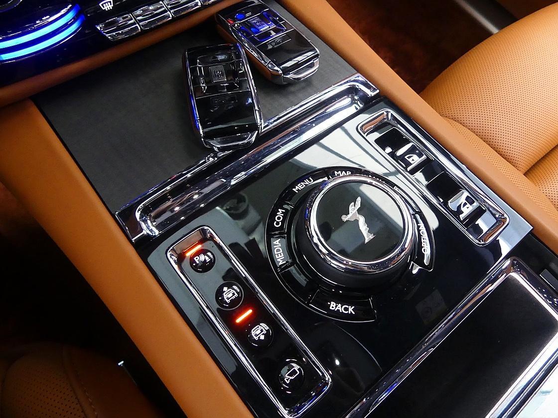 롤스로이스 고스트 2세대 6.7 V12 EWB