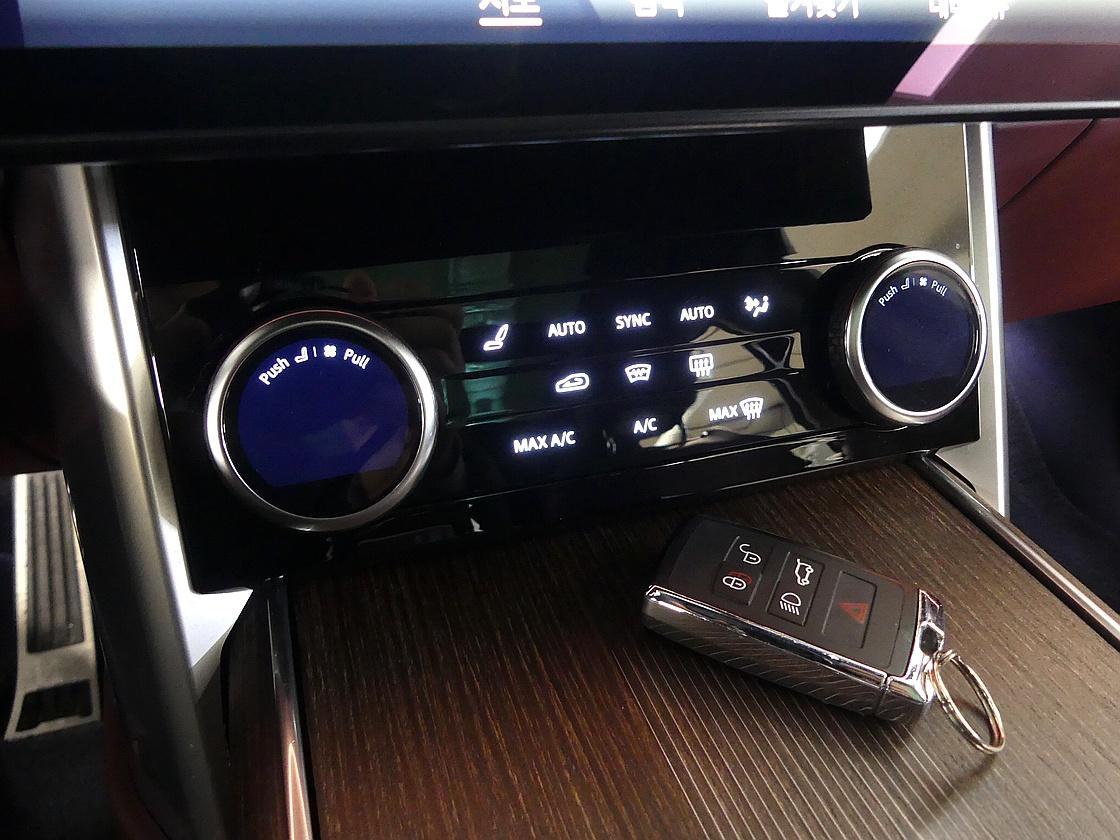 랜드로버 레인지로버 5세대 4.4 P530 LWB 오토바이오그래피