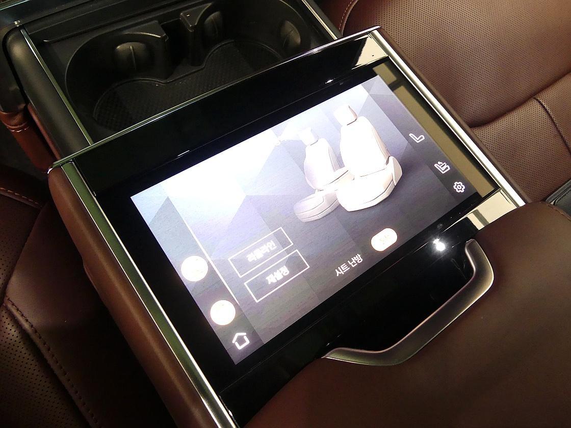 랜드로버 레인지로버 5세대 4.4 P530 LWB 오토바이오그래피