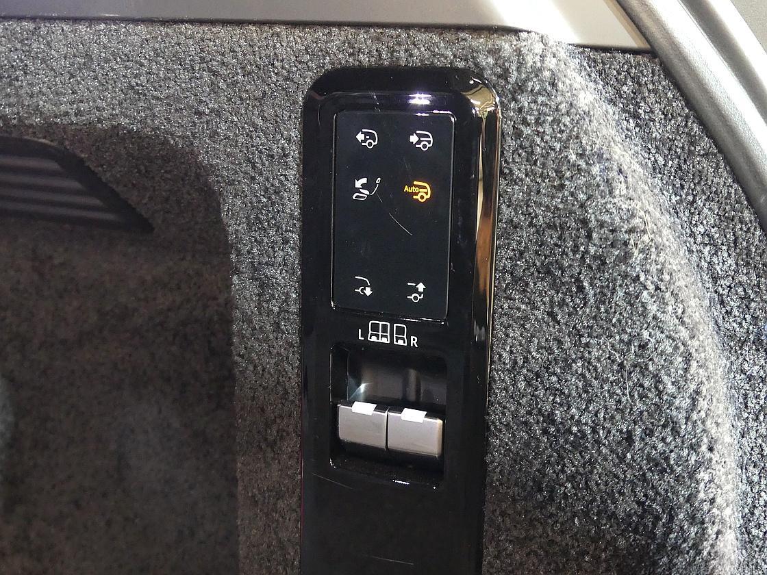 랜드로버 레인지로버 5세대 4.4 P530 LWB 오토바이오그래피