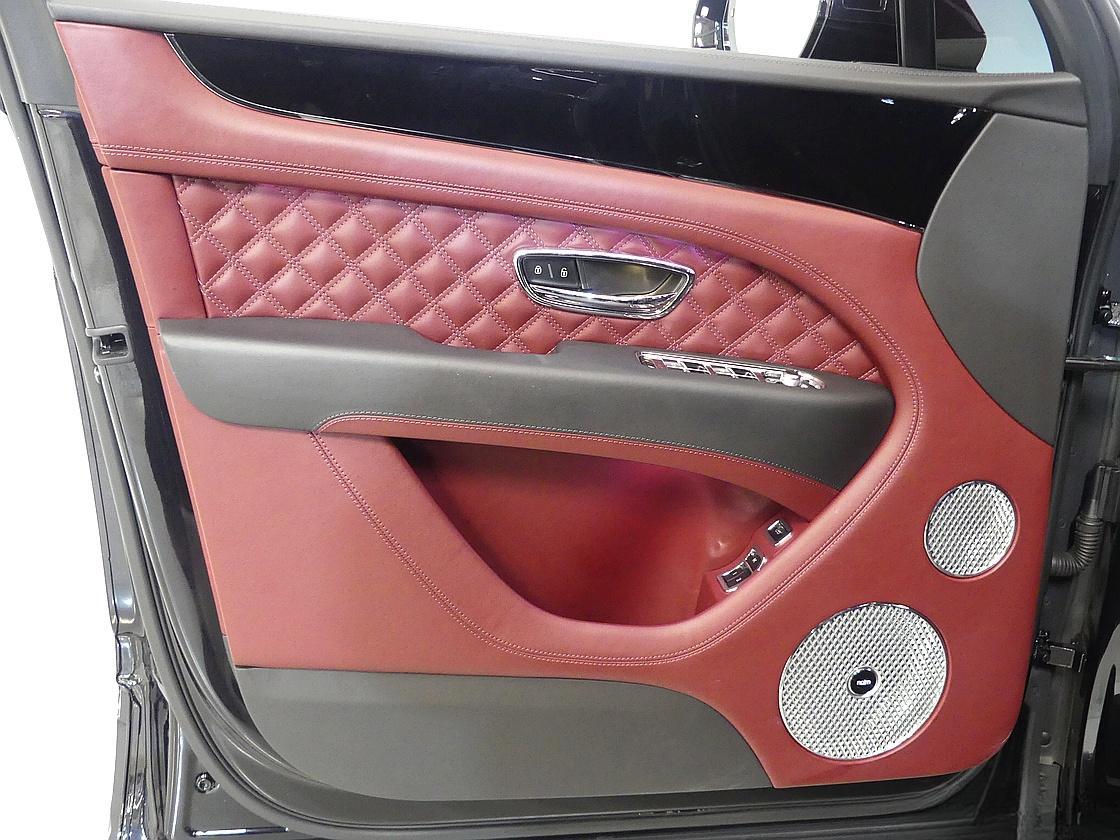 벤틀리 벤테이가 4.0 V8