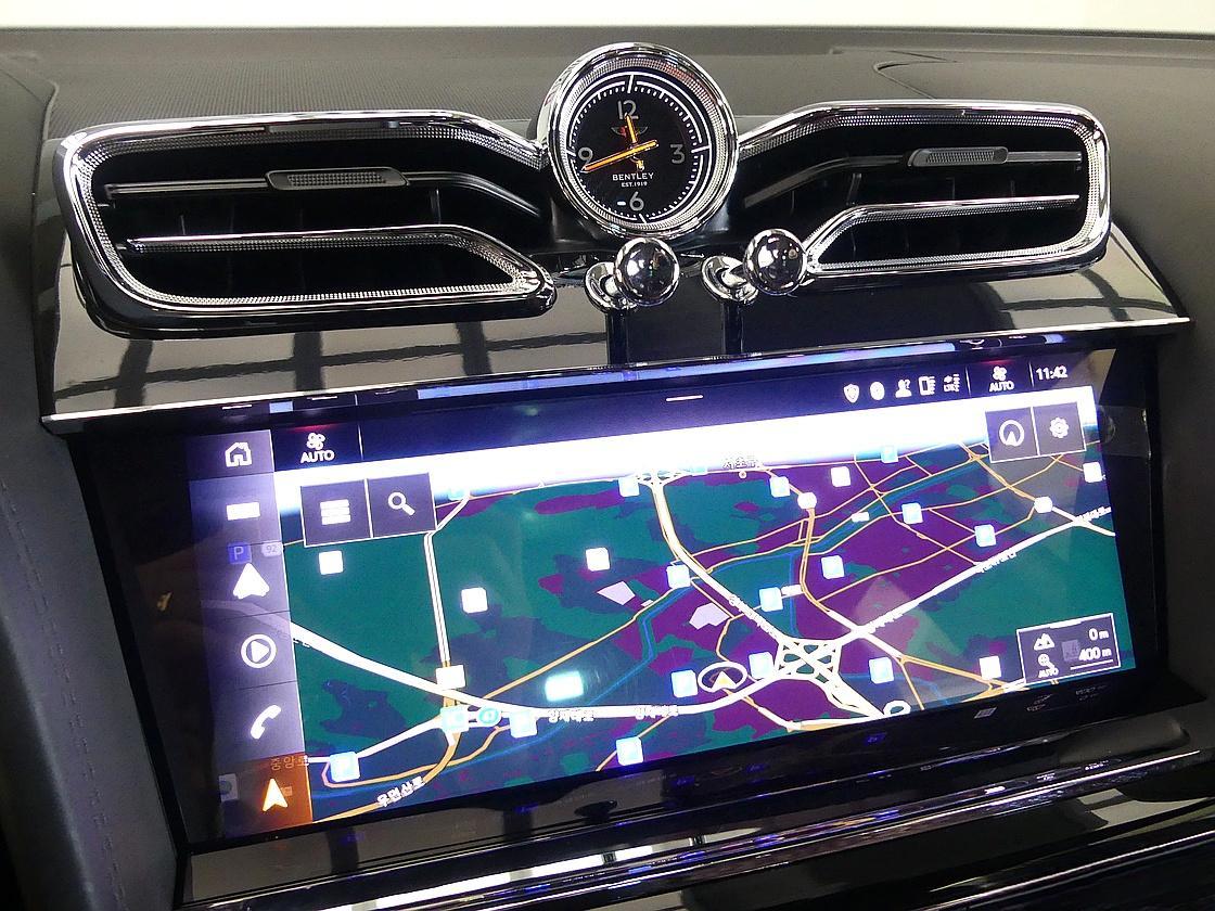 벤틀리 벤테이가 4.0 V8