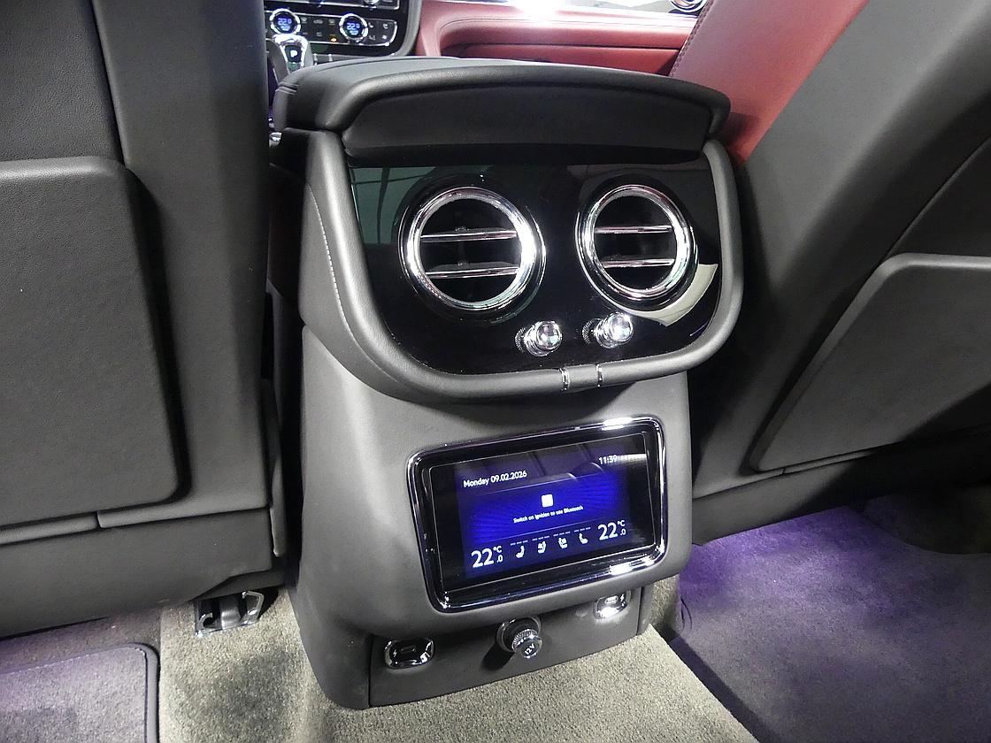 벤틀리 벤테이가 4.0 V8