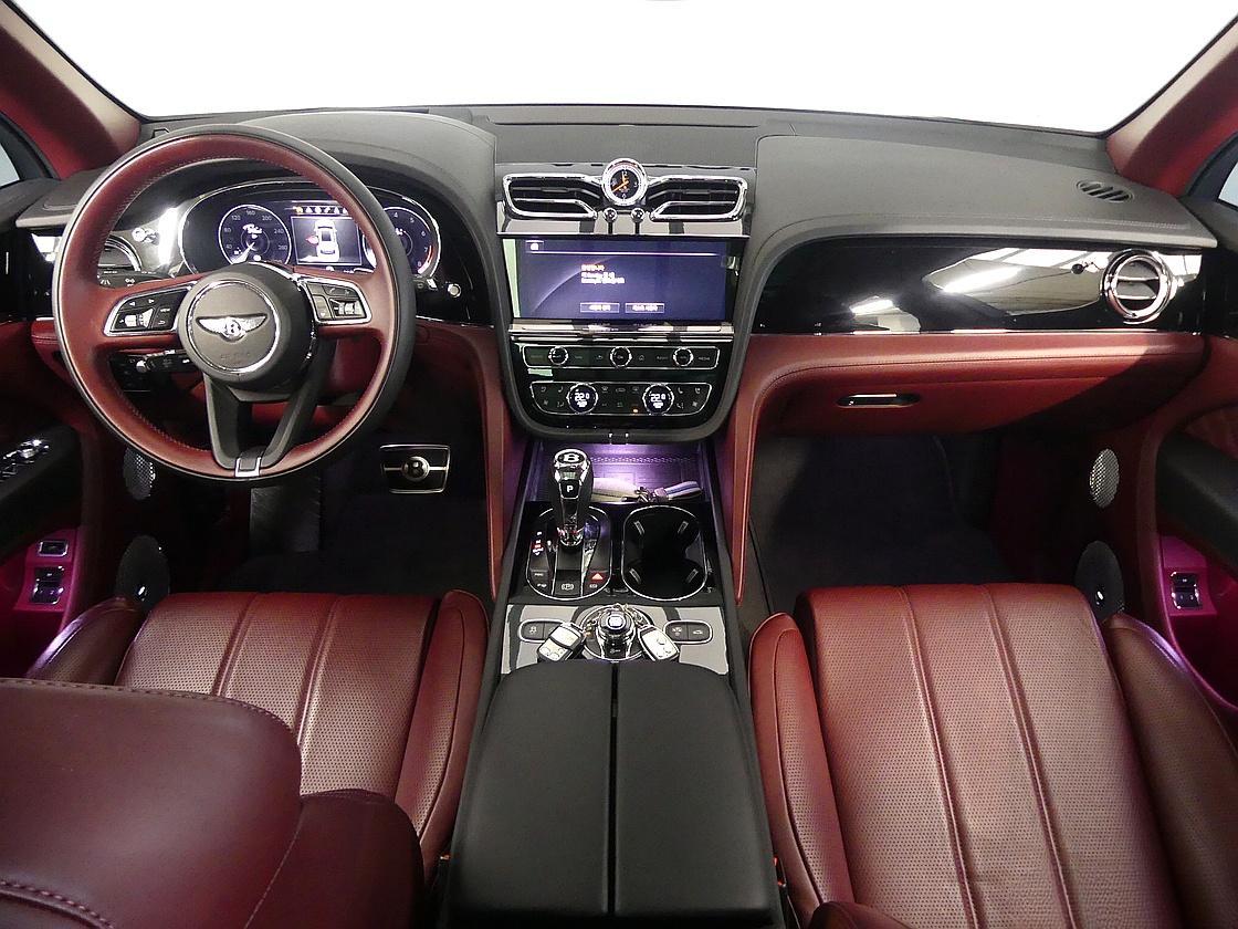 벤틀리 벤테이가 4.0 V8