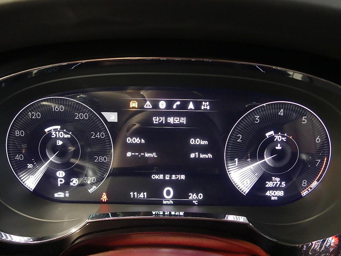 벤틀리 벤테이가 4.0 V8