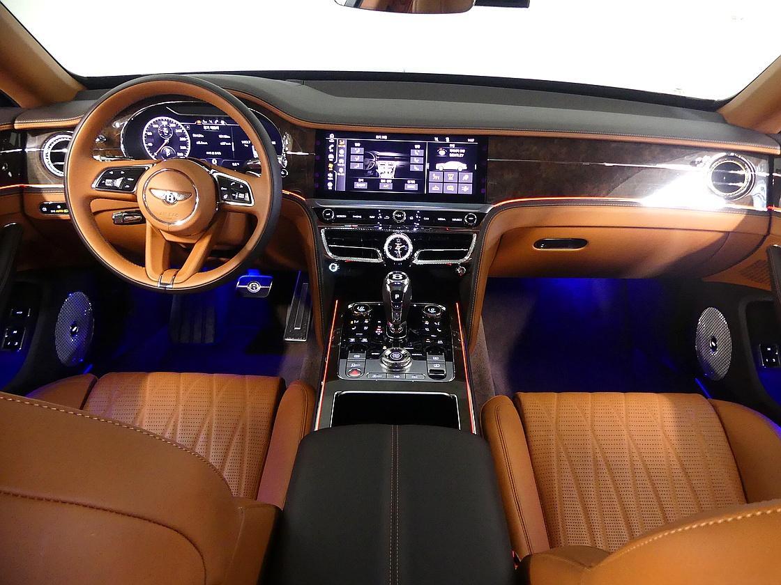 벤틀리 플라잉스퍼 3세대 4.0 아주르