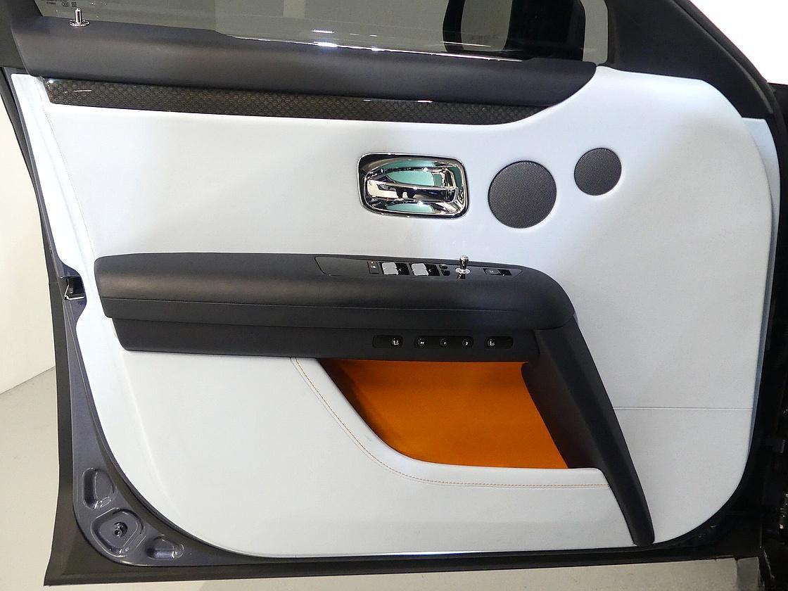 롤스로이스 고스트 2세대 6.7 V12 블랙 배지