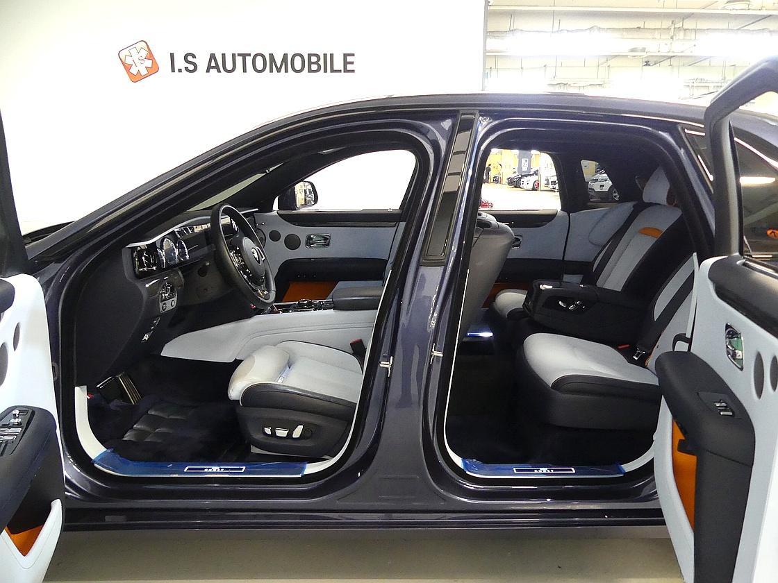 롤스로이스 고스트 2세대 6.7 V12 블랙 배지