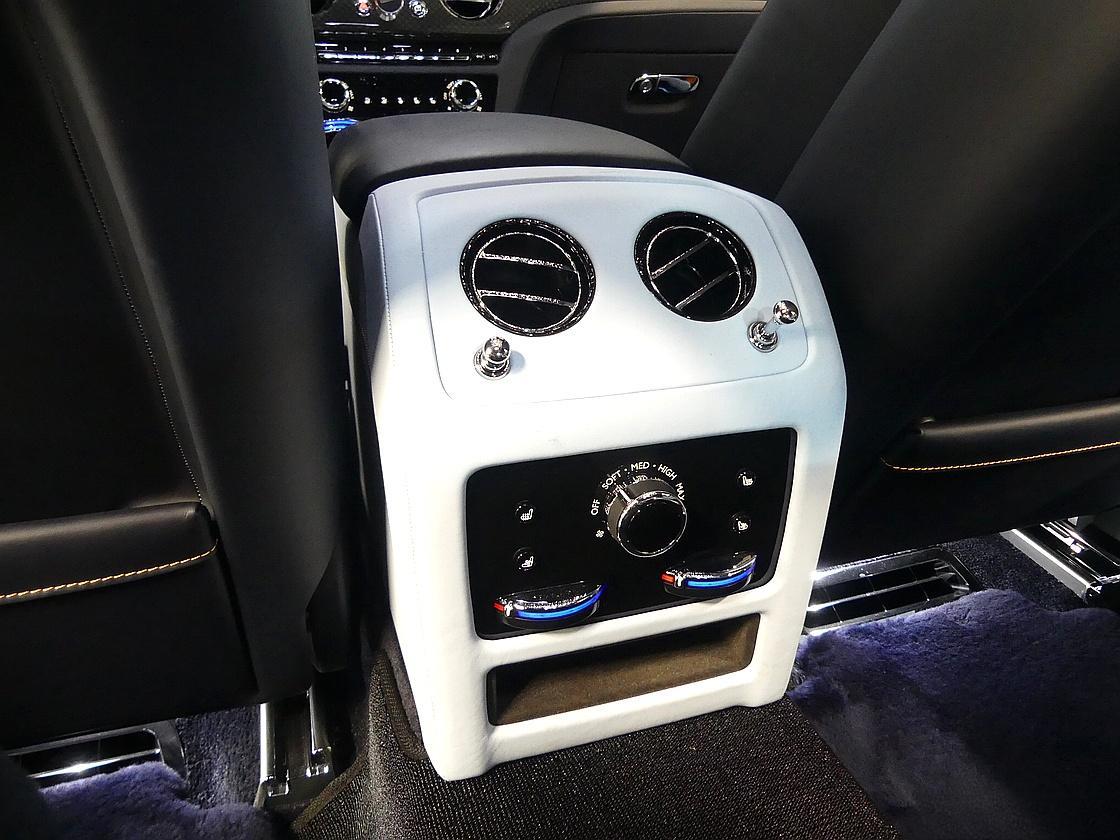 롤스로이스 고스트 2세대 6.7 V12 블랙 배지