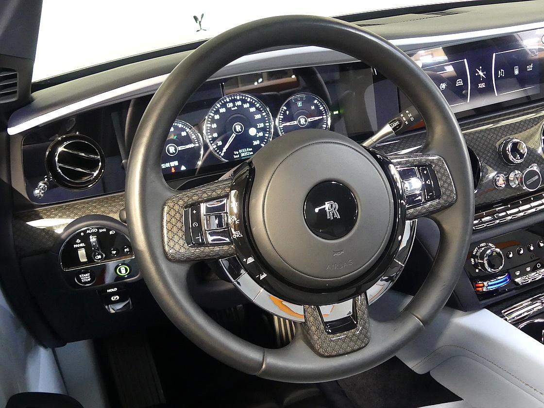 롤스로이스 고스트 2세대 6.7 V12 블랙 배지