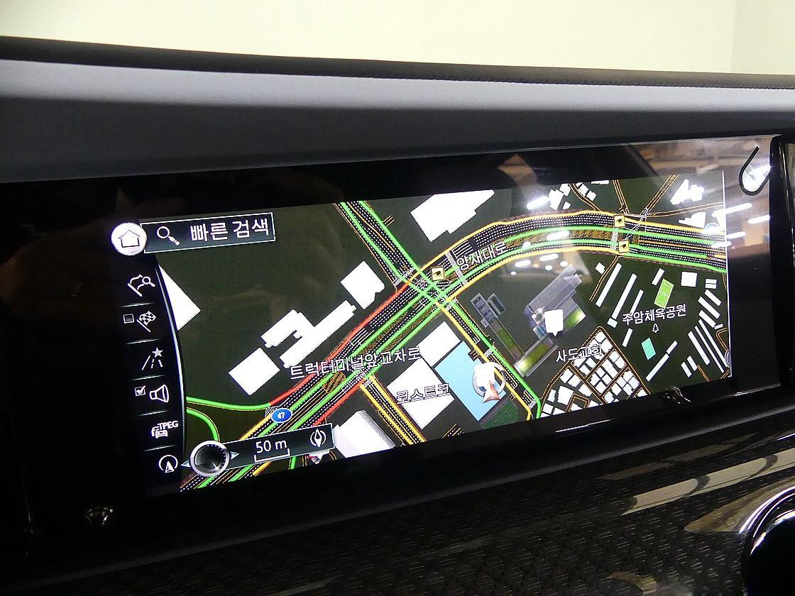 롤스로이스 고스트 2세대 6.7 V12 블랙 배지