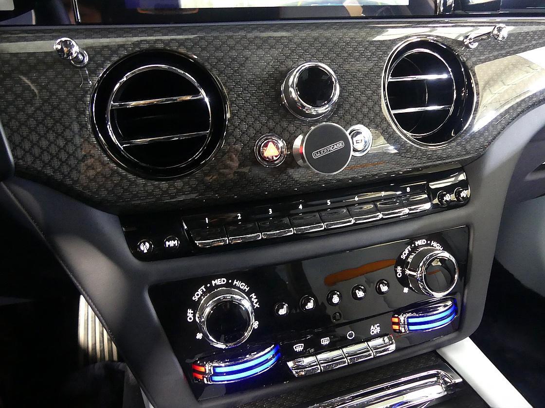 롤스로이스 고스트 2세대 6.7 V12 블랙 배지