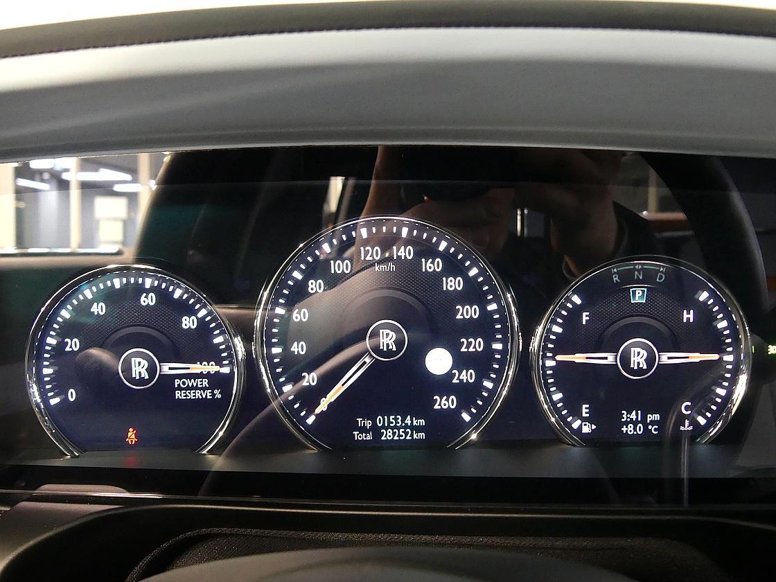 롤스로이스 고스트 2세대 6.7 V12 블랙 배지