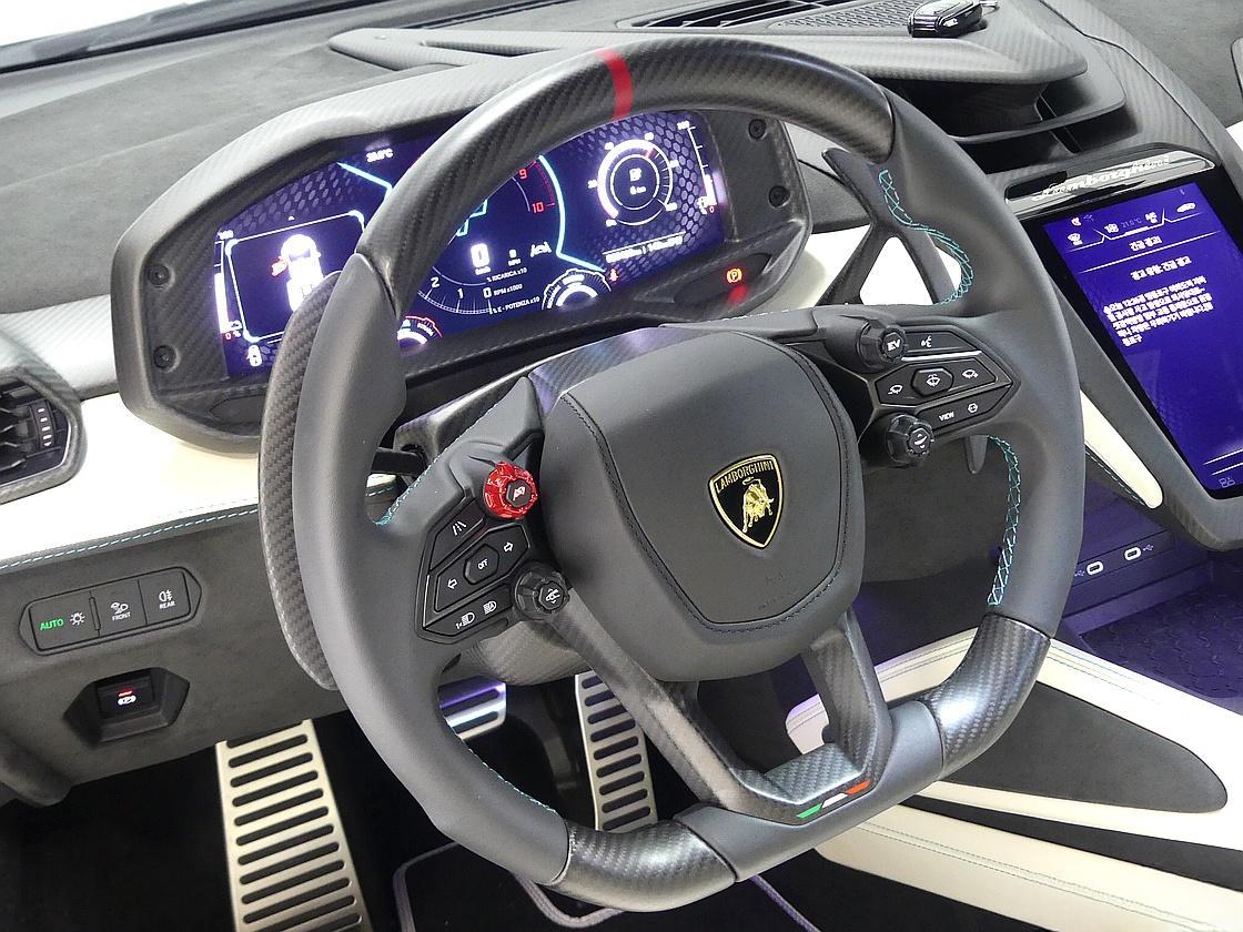 람보르기니 레부엘토 6.5 V12 PHEV